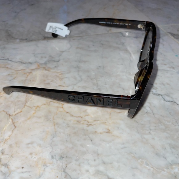 100% authentic Chanel glasses - Picture 3 of 3